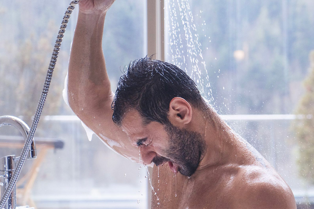 beneficios de bañarse con agua fría