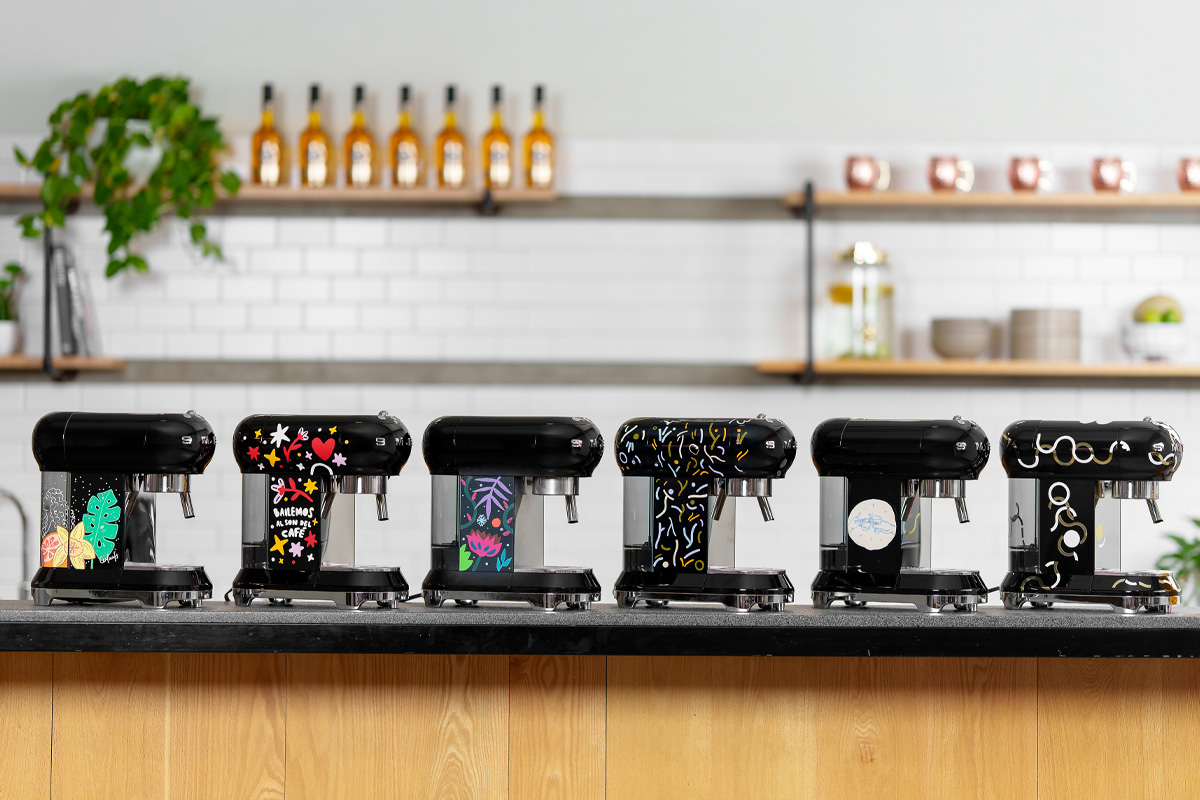 licor 43 subasta cafeteras intervenidas por el medio ambiente