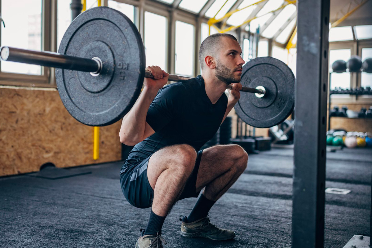 beneficios de hacer sentadillas con pausa