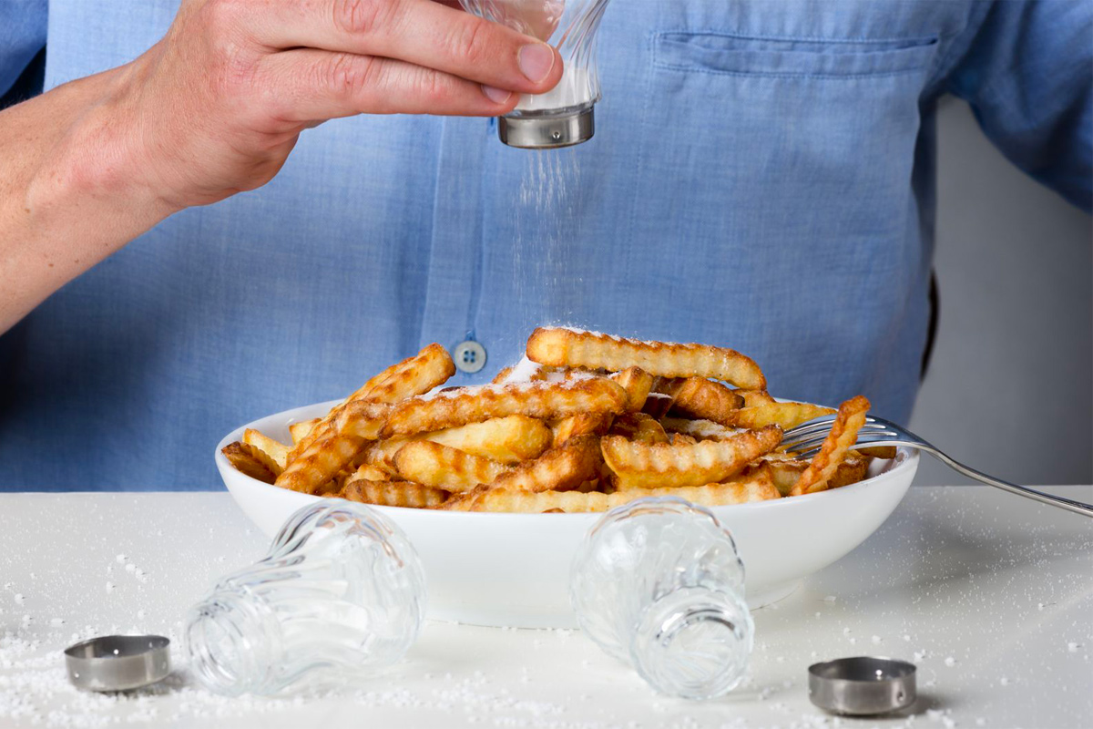 problemas por consumir sodio en exceso