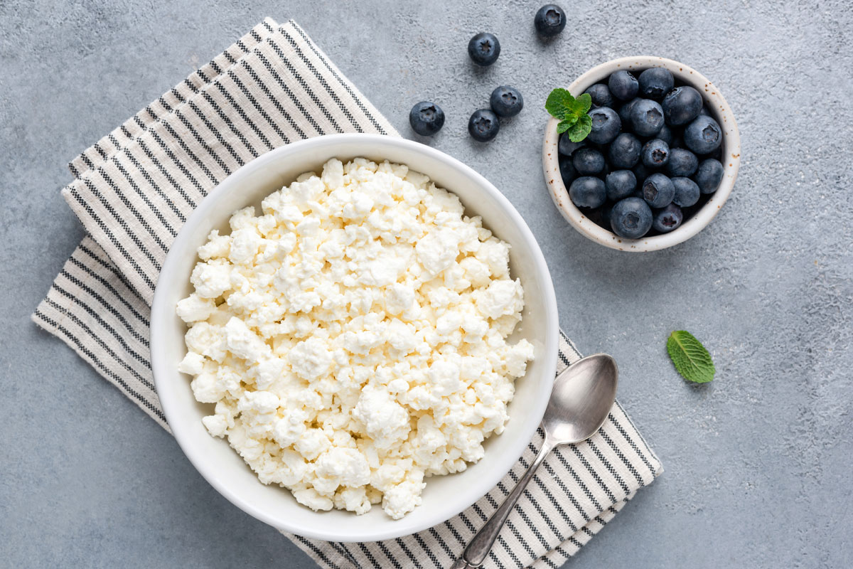 beneficios de comer queso cottage