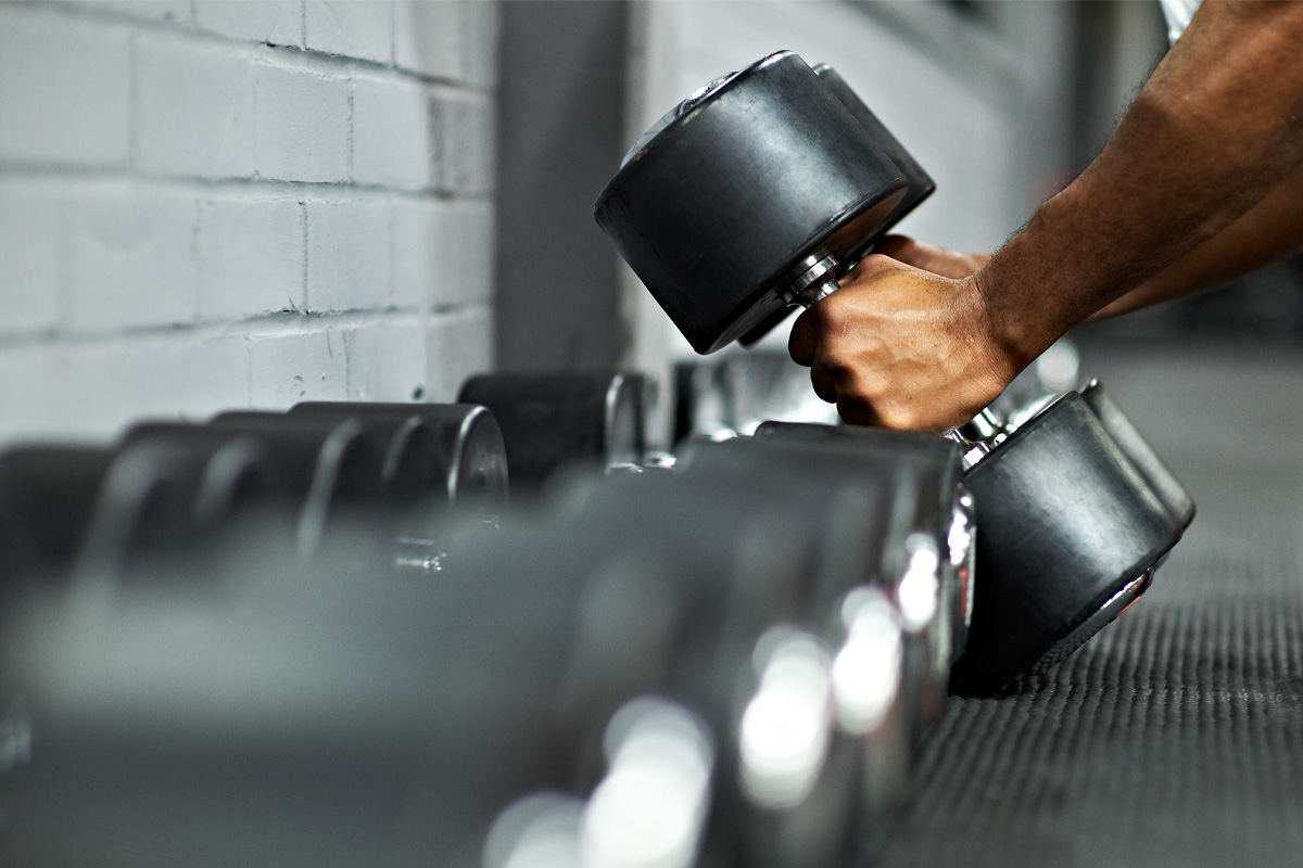 mejor rutina de entrenamiento con mancuernas para tren superior