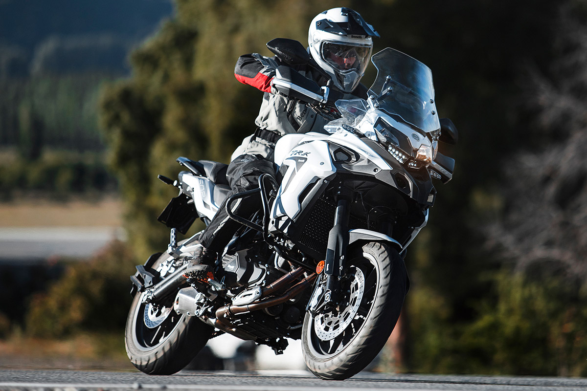 nueva moto benelli trk 502