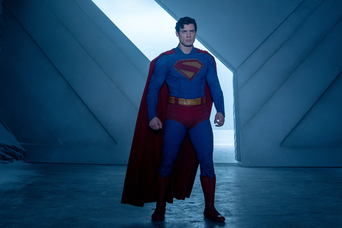 escena de superman con david corenswet