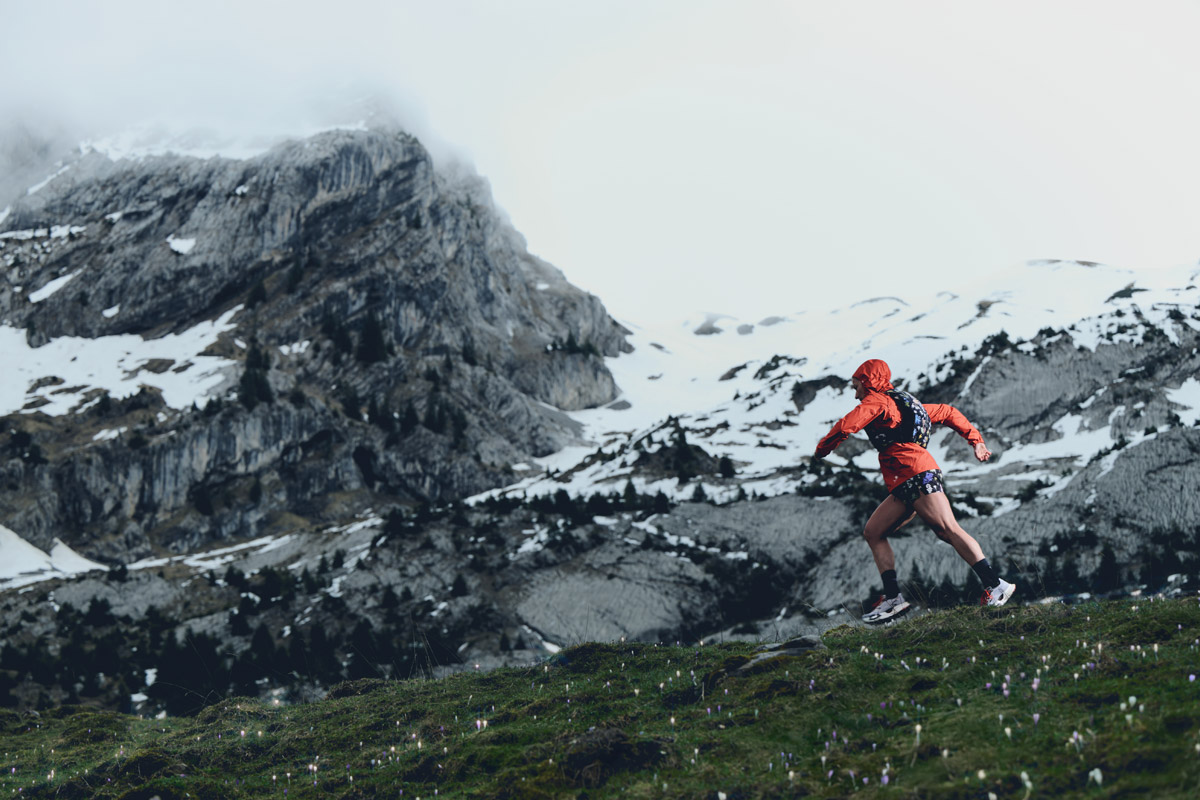 hombre practicando trail running