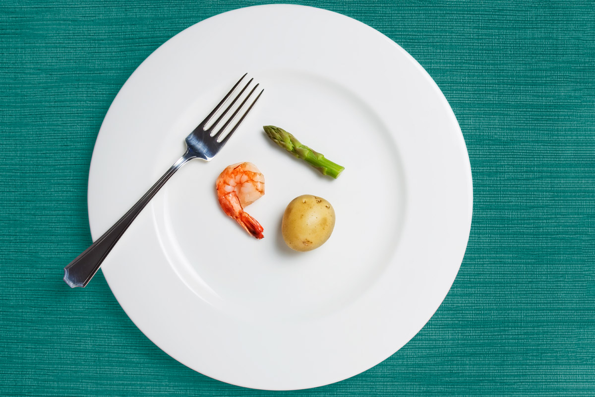 plato de comida y un tenedor