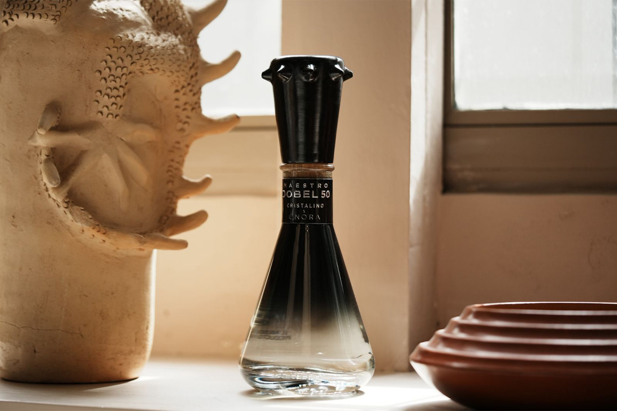 botella de maestro dobel 50 cristalino x onora