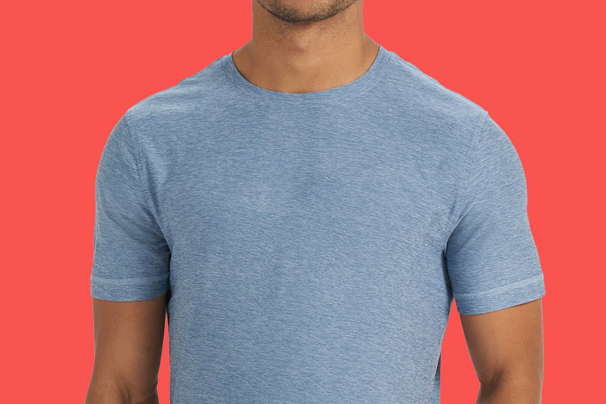 hombre con playera para correr vuori