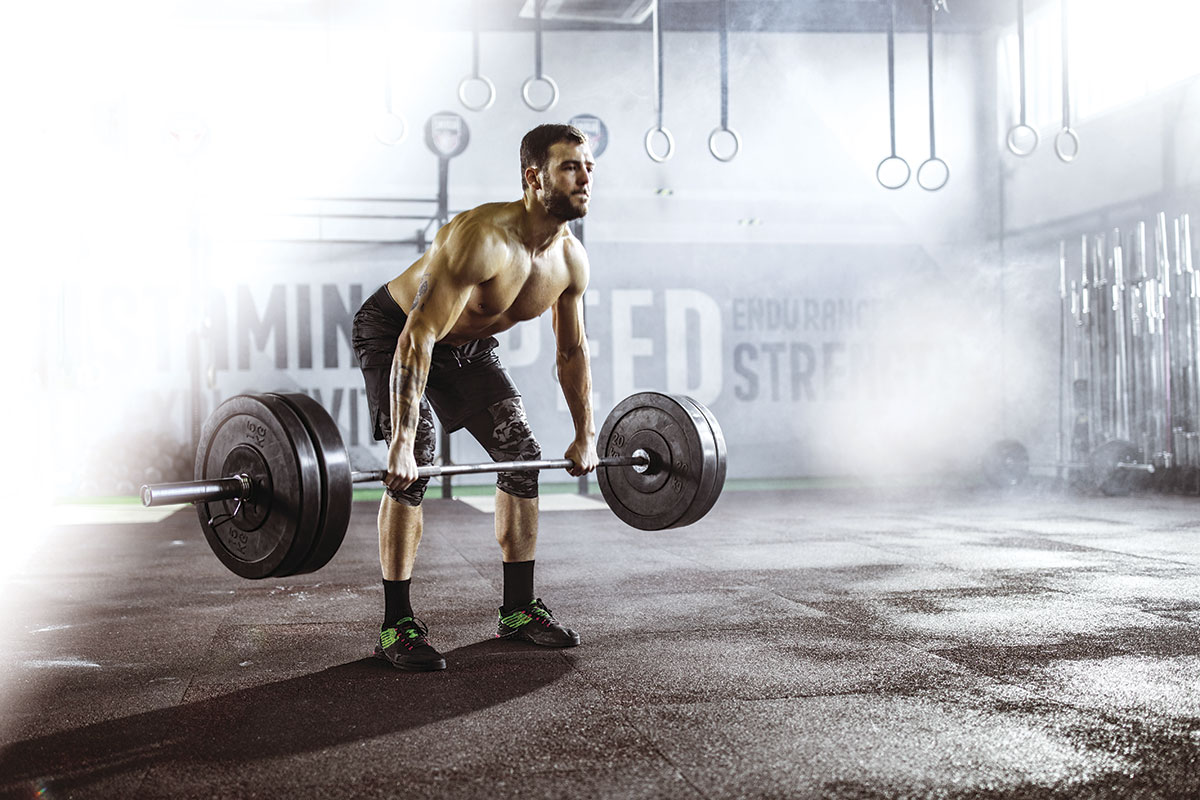 hombre practicando Powerbuilding